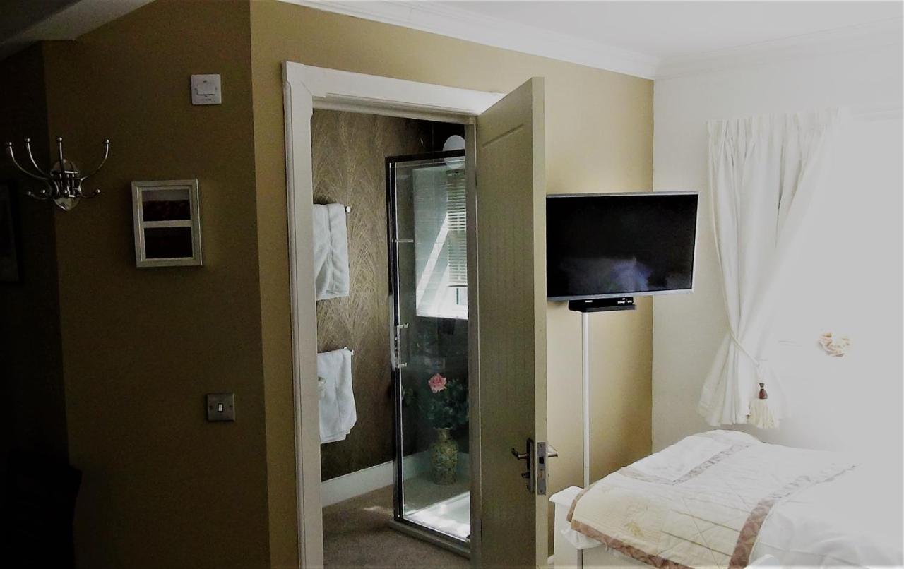 Salmon Landings Hotel Strathy Point Екстериор снимка