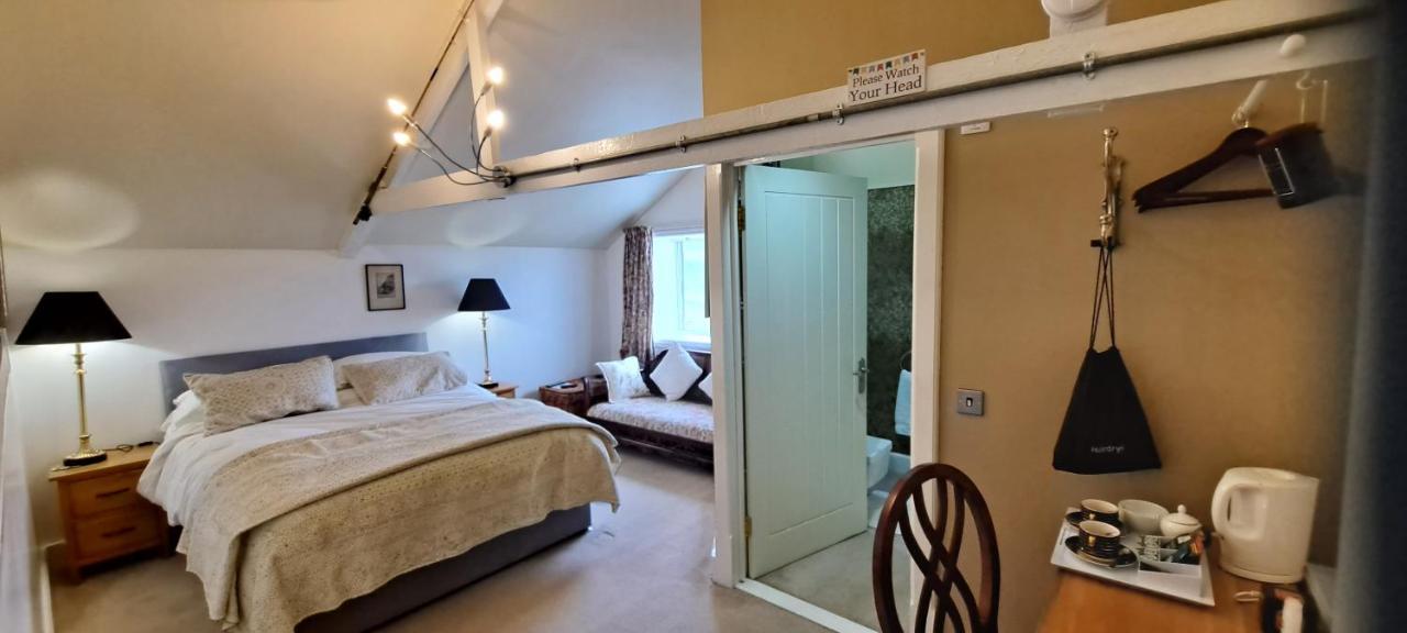 Salmon Landings Hotel Strathy Point Екстериор снимка